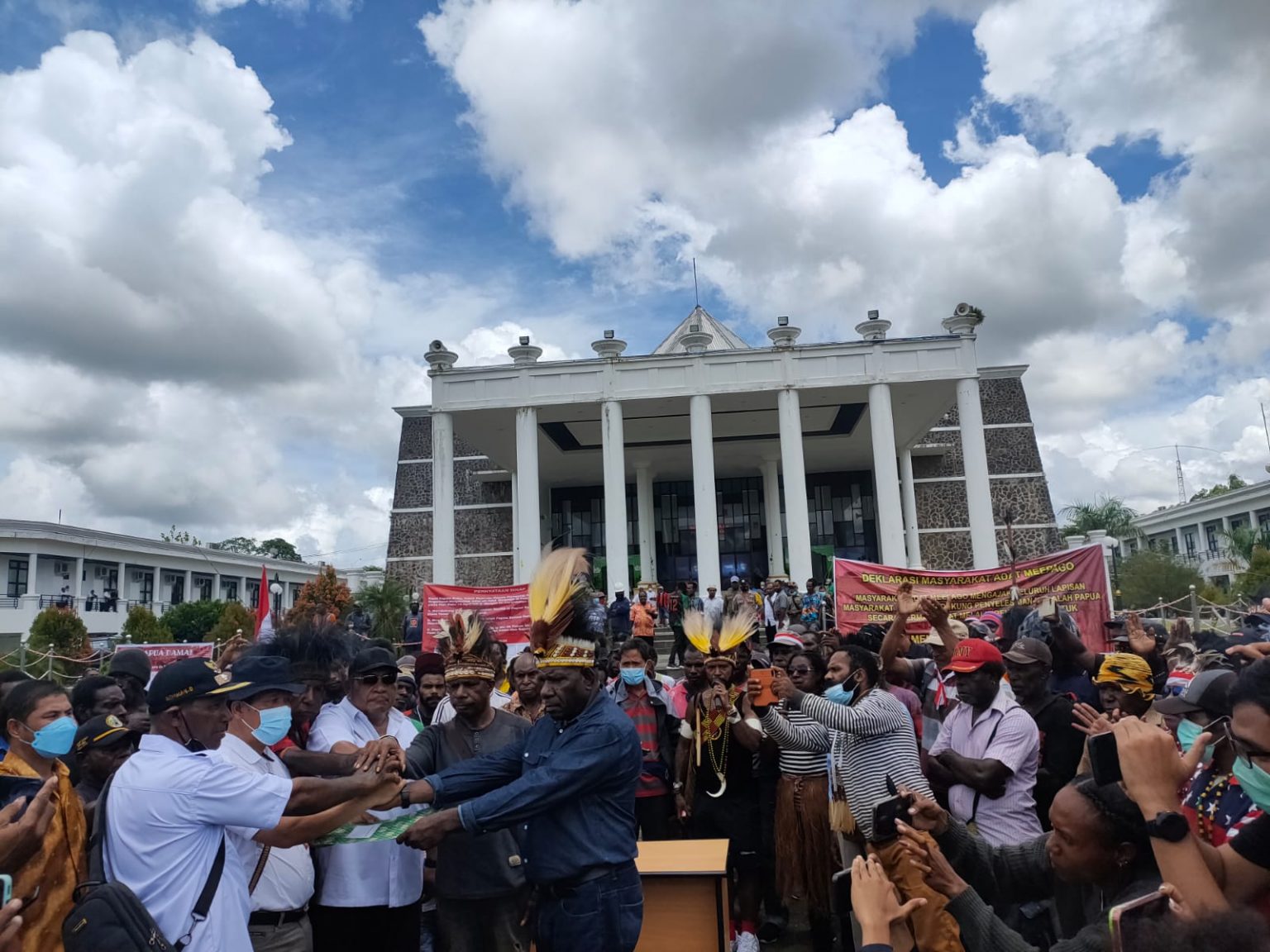 aksi mendukung pemekaran provinsi di Pemda Mimika