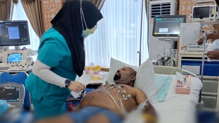 Tersangka Korupsi dan Gratifikasi Lukas Enembe Diperiksa tim Medis