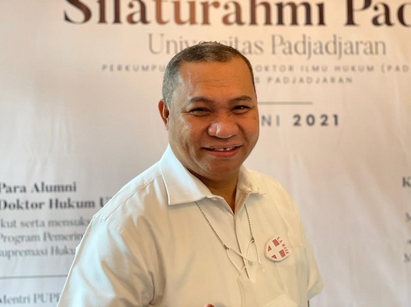 Pengacara Lukas Enembe Stefanus Roy Rening